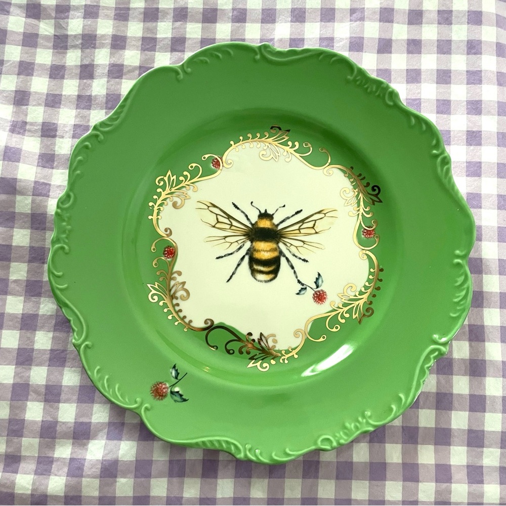 NIB Anthropologie Nature Table by Lou Rota Bee 9” Plate